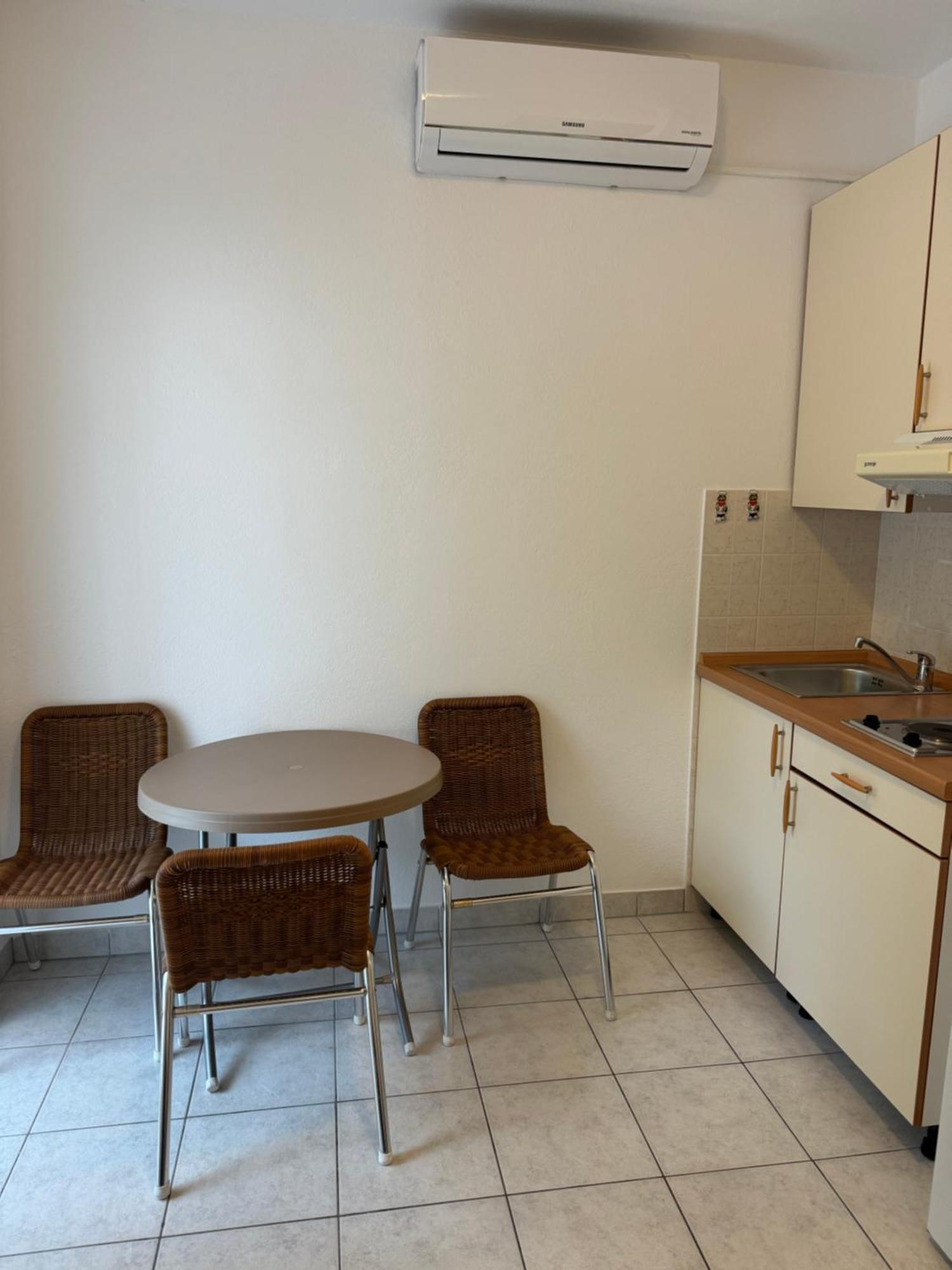 House 100M From The Beach With Free Parking And Breakfast Baška Voda Buitenkant foto