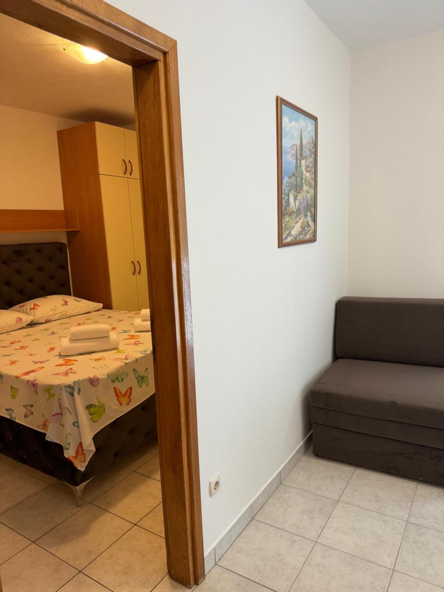 House 100M From The Beach With Free Parking And Breakfast Baška Voda Buitenkant foto
