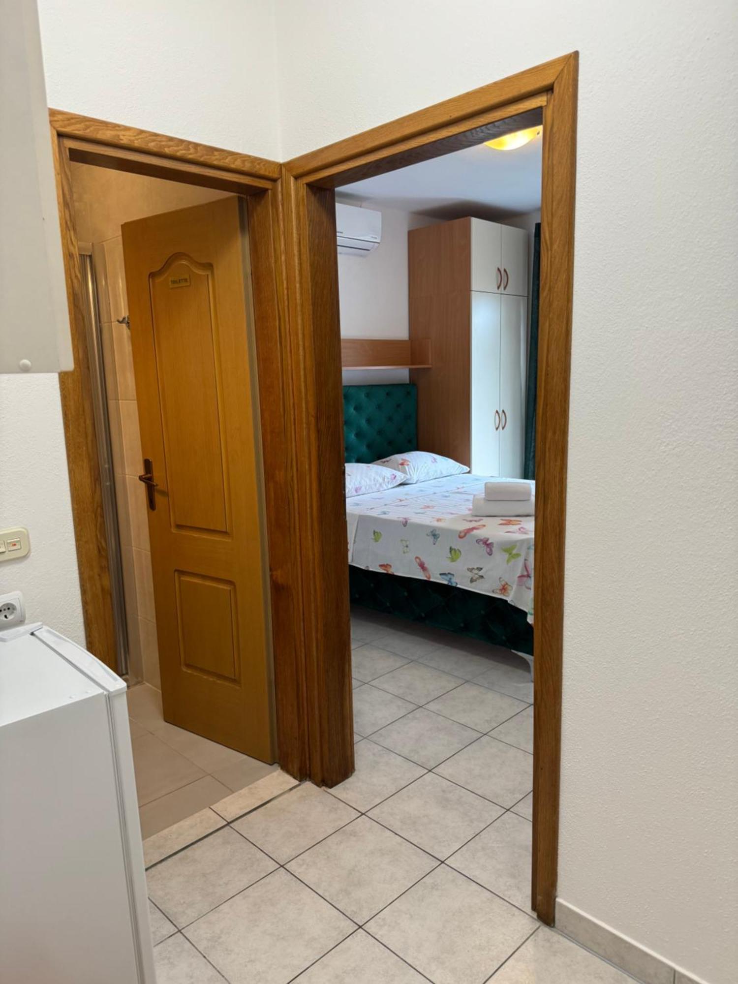 House 100M From The Beach With Free Parking And Breakfast Baška Voda Buitenkant foto