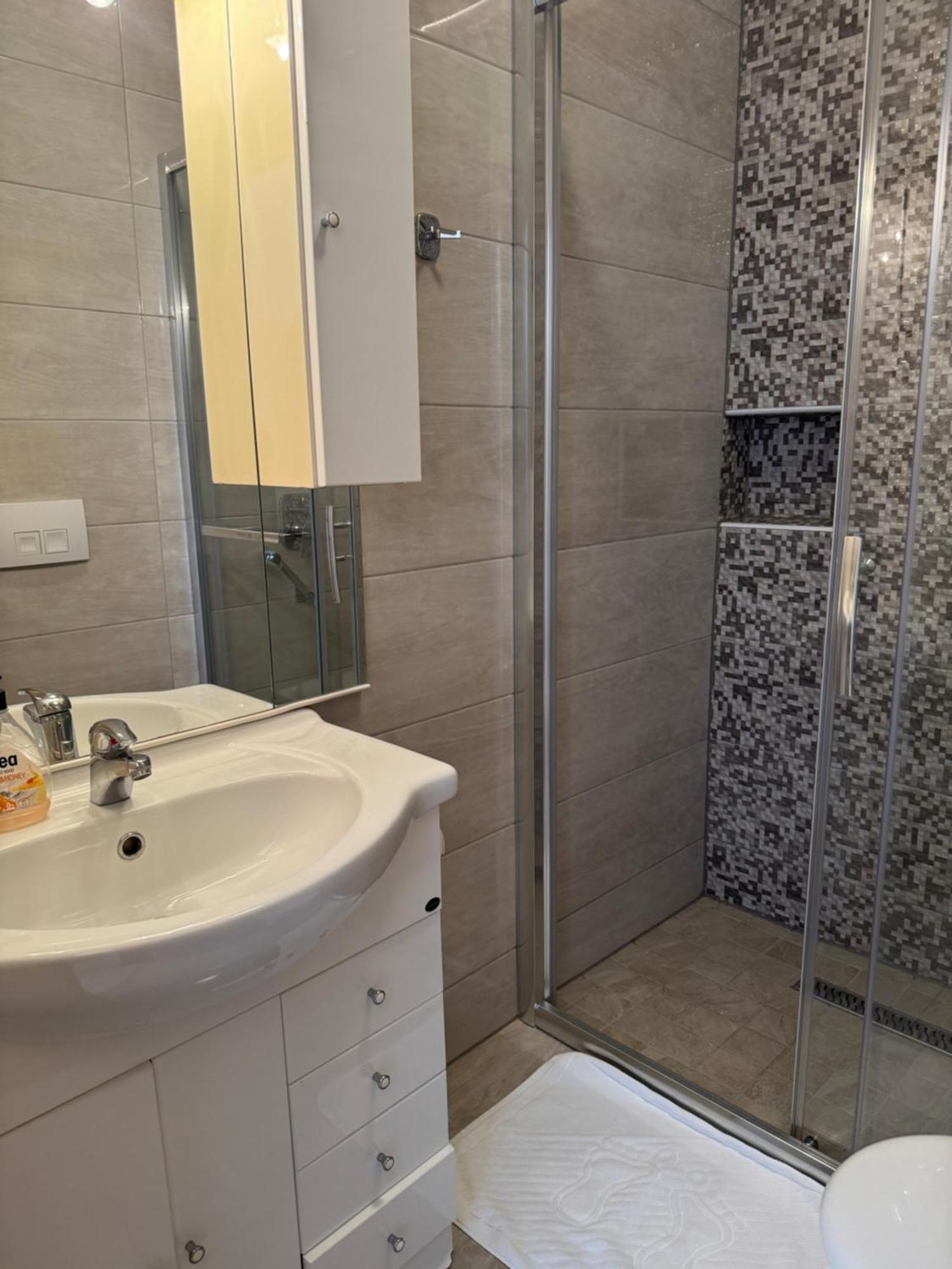 House 100M From The Beach With Free Parking And Breakfast Baška Voda Buitenkant foto