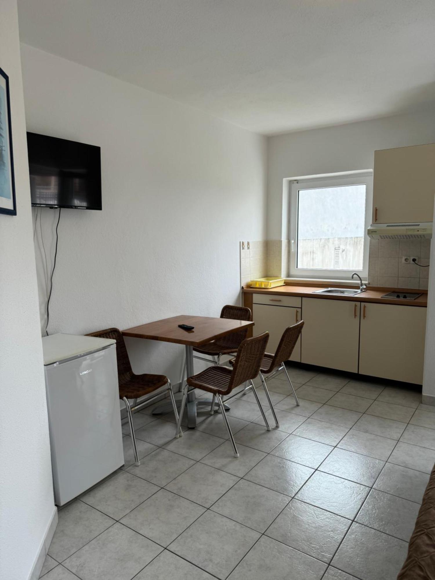 House 100M From The Beach With Free Parking And Breakfast Baška Voda Buitenkant foto