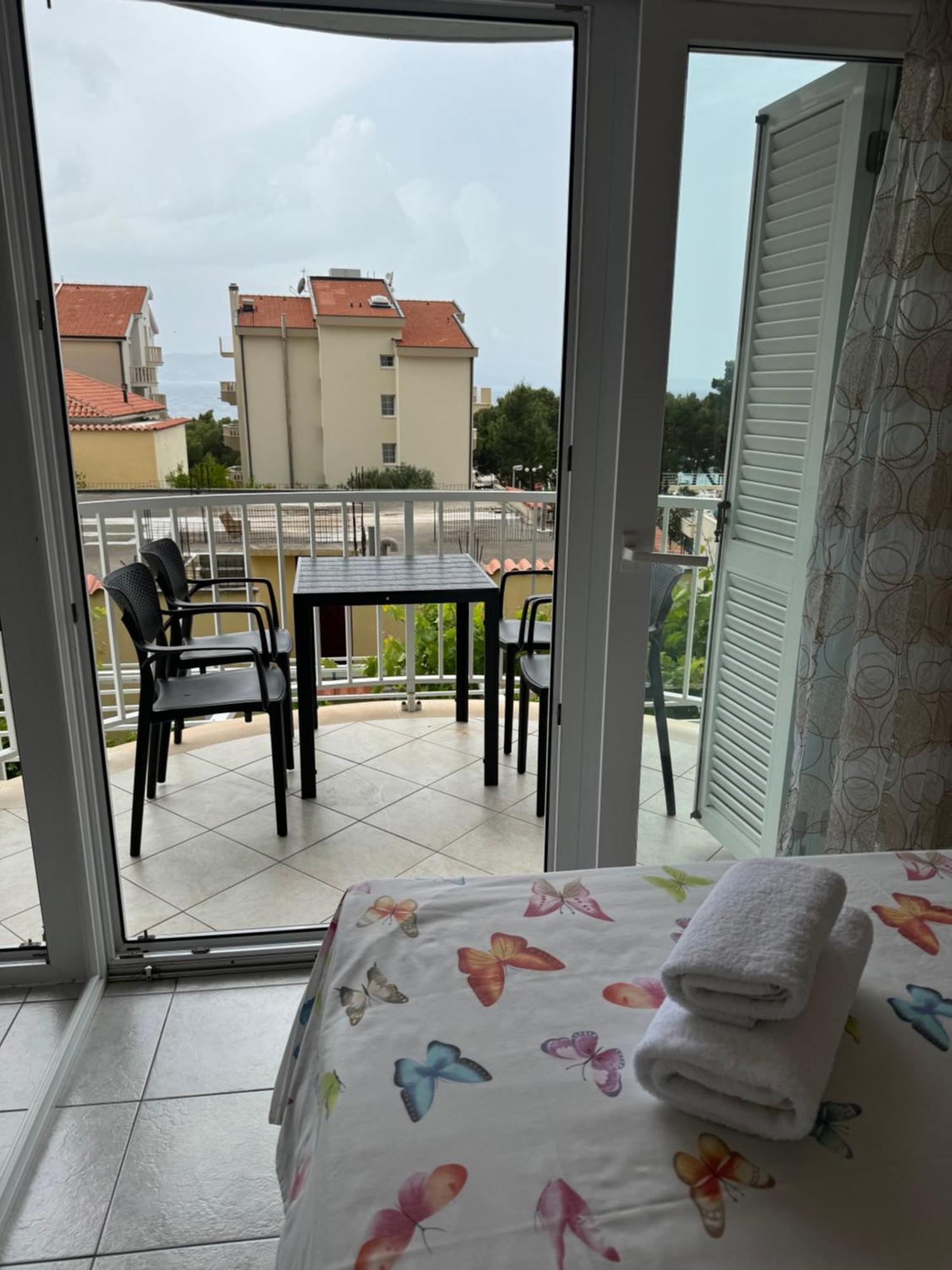 House 100M From The Beach With Free Parking And Breakfast Baška Voda Buitenkant foto