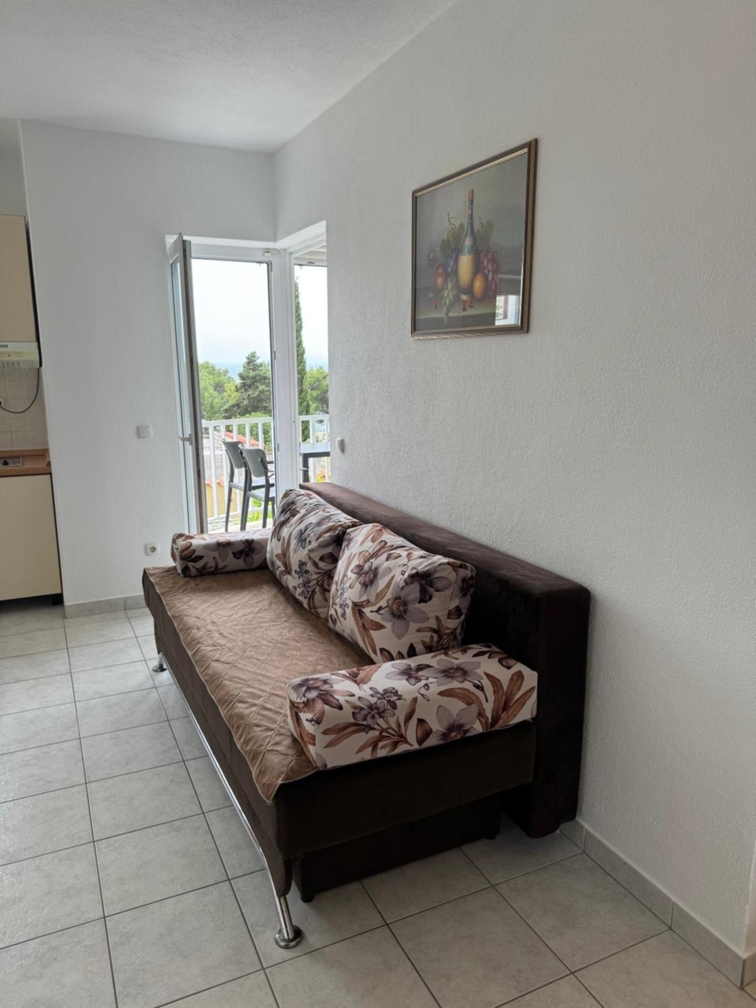 House 100M From The Beach With Free Parking And Breakfast Baška Voda Buitenkant foto