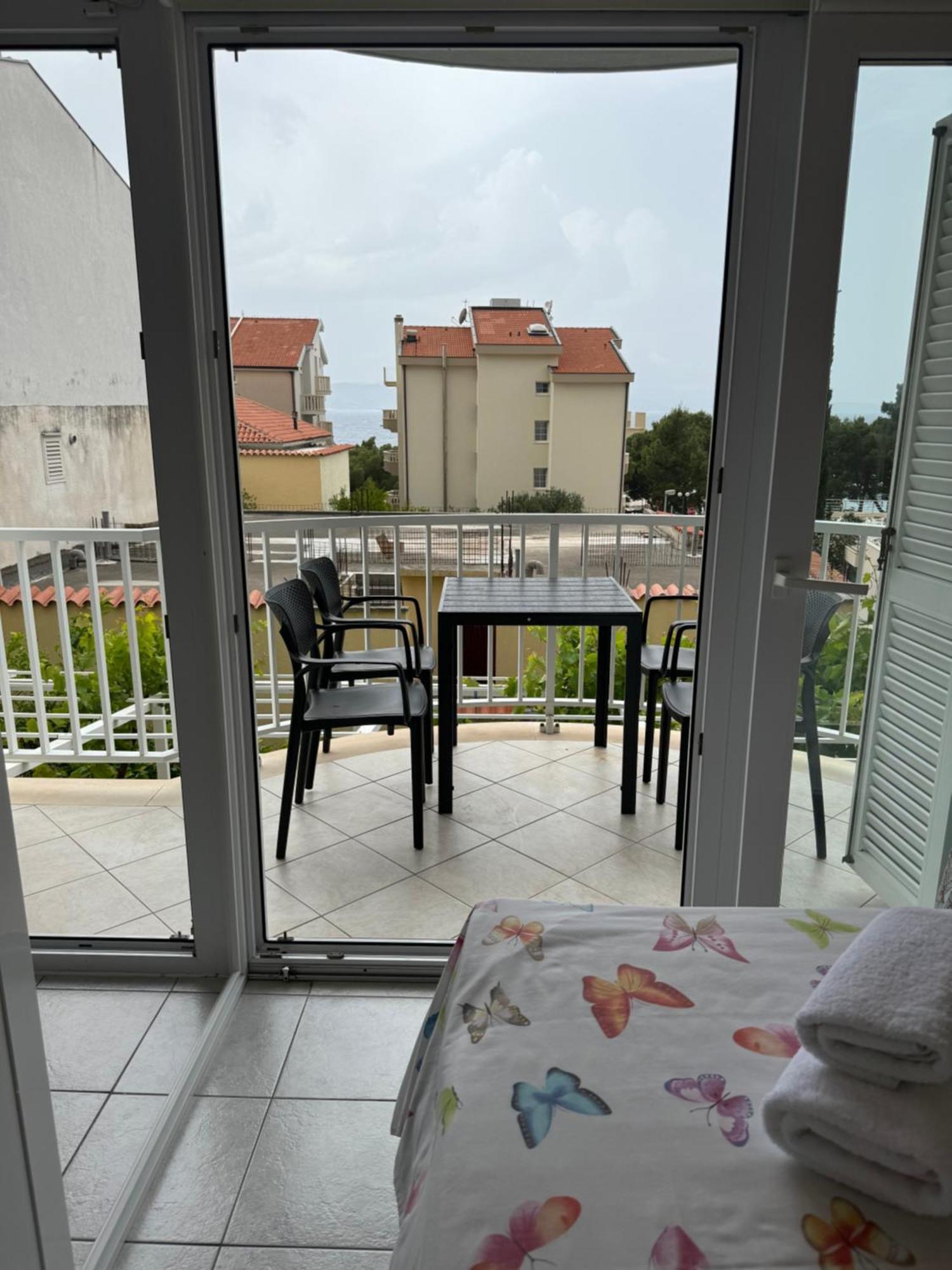 House 100M From The Beach With Free Parking And Breakfast Baška Voda Buitenkant foto